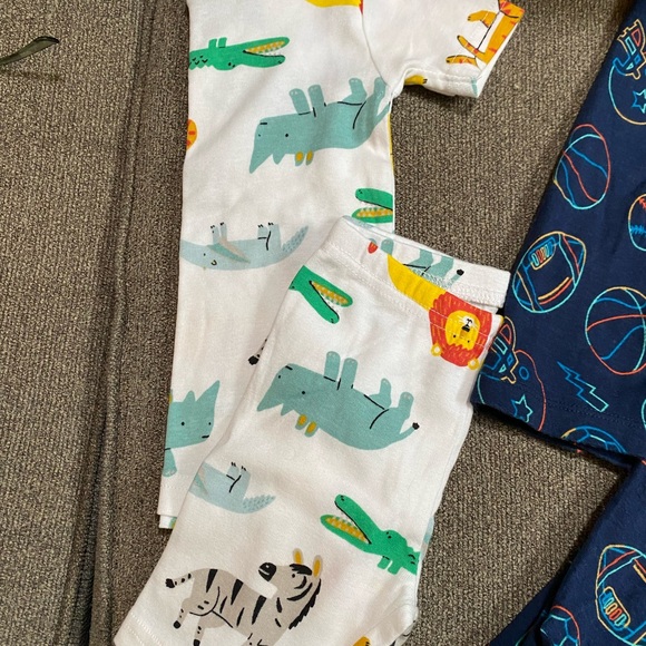 3 sets of boy pajamas 2T good used condition - Picture 2 of 4